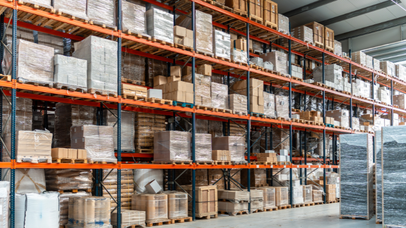 A economia digital impulsionada por galpões logísticos segundo Alex Nabuco Dos Santos.