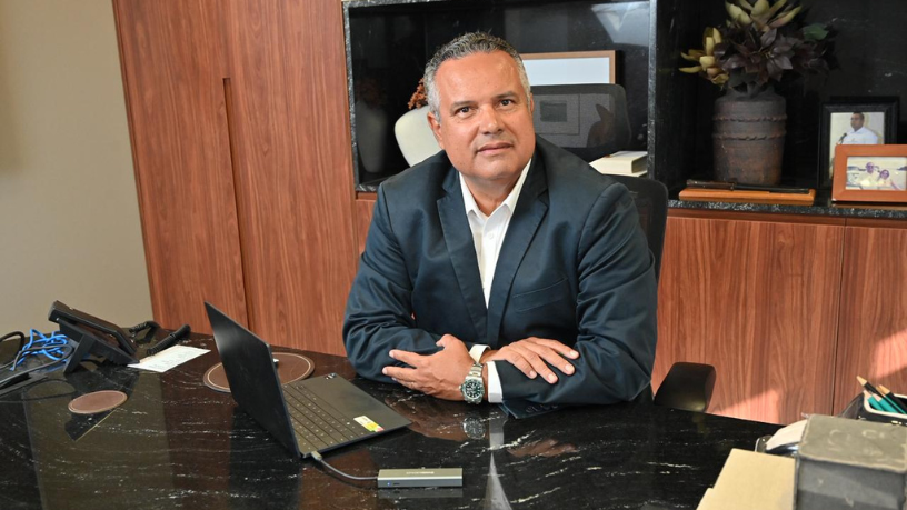 Ao analisar as tendências de segurança digital que você precisa conhecer hoje na engenharia, Elmar Juan Passos Varjão Bomfim explica como novas tecnologias e estratégias vêm fortalecendo a proteção de infraestruturas e operações técnicas.