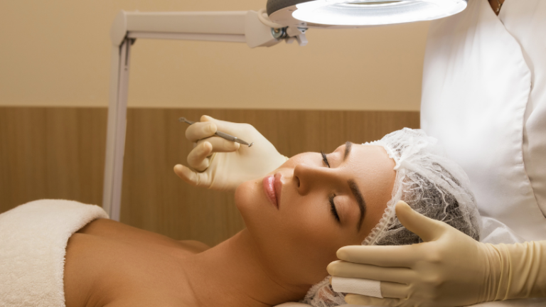 Procedimentos estéticos com segurança: o que checar antes de cuidar da beleza Procedimentos estéticos com segurança: o que checar antes de cuidar da beleza